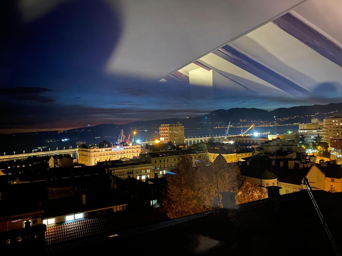 Penthouse Rijeka Centar Apartment Bagian luar foto
