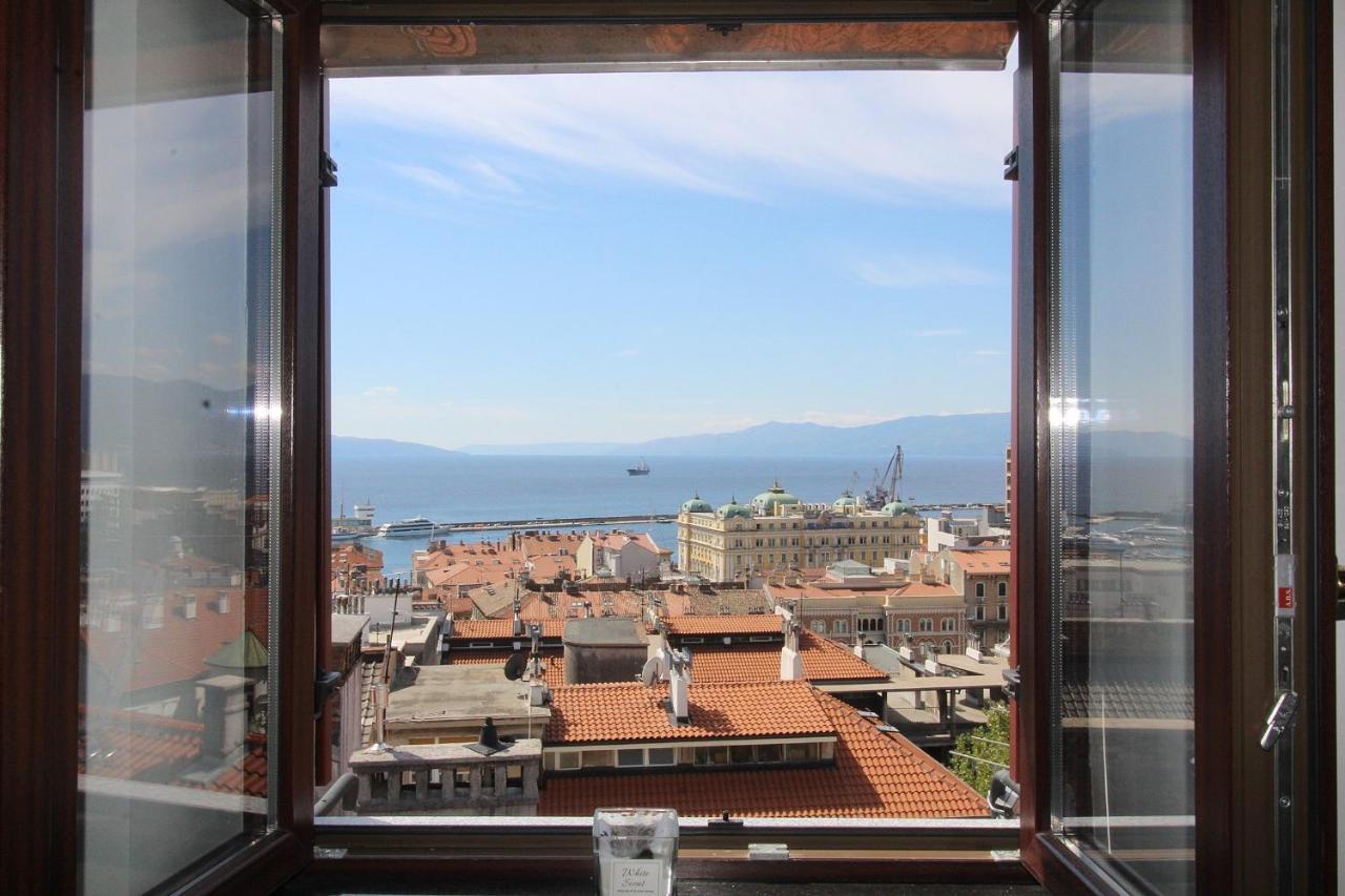 Penthouse Rijeka Centar Apartment Bagian luar foto